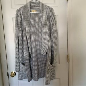 Princess Vera Wang cardigan sweater|size Lg.
